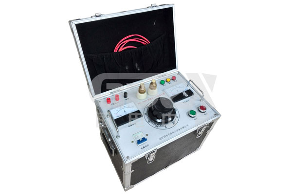 DDG系列大電流發(fā)生器.jpg DDG系列大電流發(fā)生器.jpg