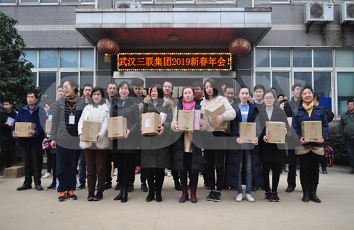 國(guó)電中星運(yùn)動(dòng)會(huì)領(lǐng)獎(jiǎng)儀式.jpg 國(guó)電中星運(yùn)動(dòng)會(huì)領(lǐng)獎(jiǎng)儀式.jpg