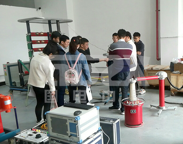 沖擊電流和沖擊電壓發(fā)生器現(xiàn)場(chǎng)試驗(yàn) 沖擊電流和沖擊電壓發(fā)生器現(xiàn)場(chǎng)試驗(yàn)